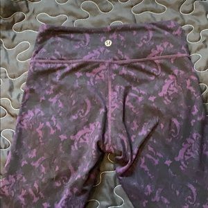 Lululemon leggings crop purple design
